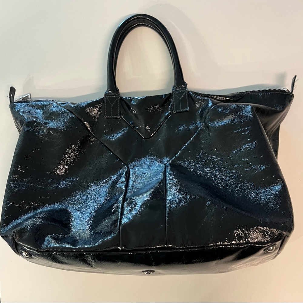 YSL Black Patent leather Easy bag with it’s dust bag🖤